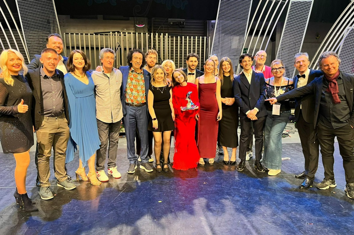 Фестиваль итальянской песни открыл миру множество имен. В их числе Адриано Челентано, Эрос Рамазотти, Андреа Бочелли. Теперь и у Владимира появился свой повод для гордости: финалистка проекта «Голос. Дети» Милана Крохина получила Гран-при «Санремо Джуниор-2026».