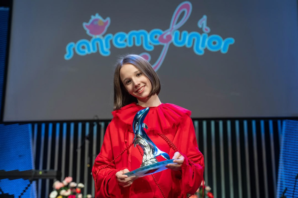 Фестиваль итальянской песни открыл миру множество имен. В их числе Адриано Челентано, Эрос Рамазотти, Андреа Бочелли. Теперь и у Владимира появился свой повод для гордости: финалистка проекта «Голос. Дети» Милана Крохина получила Гран-при «Санремо Джуниор-2026».