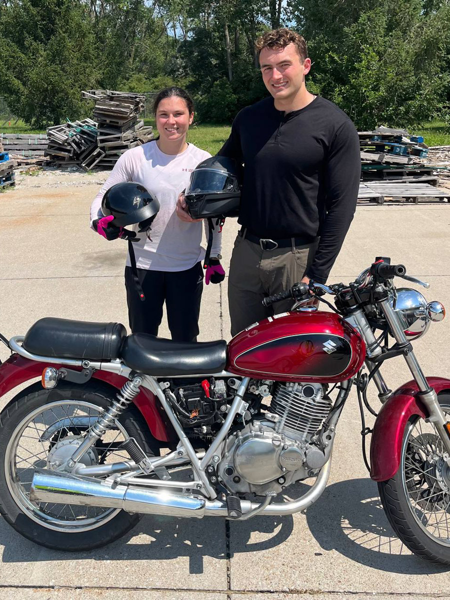 Владимирский боец ММА Вероника Борисова находится в США с февраля 2024 года. За последние пару лет она успела принять участие в нескольких боях, поставить карьеру на паузу, выйти замуж. О крутых поворотах на жизненном пути чемпионка поведала «Ключ-Медиа».