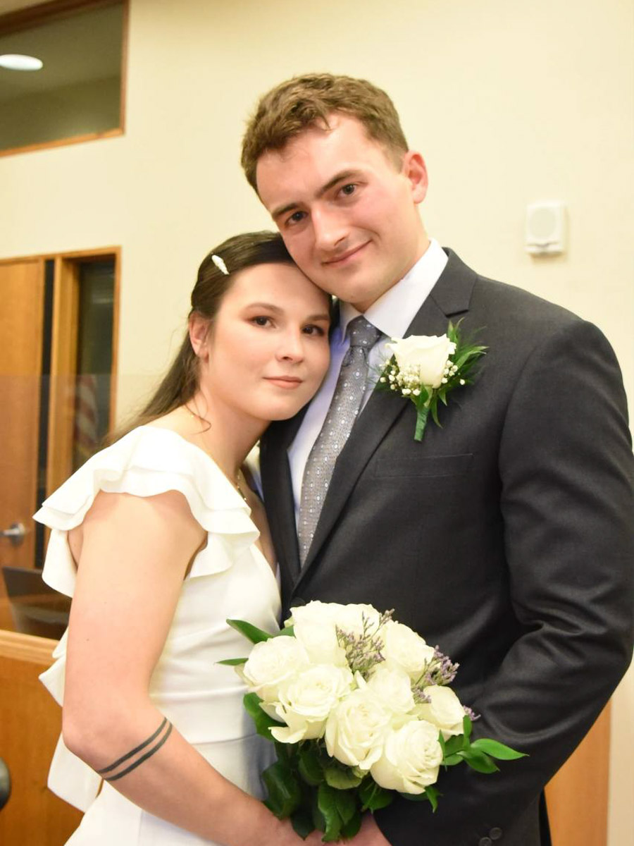 Владимирский боец ММА Вероника Борисова находится в США с февраля 2024 года. За последние пару лет она успела принять участие в нескольких боях, поставить карьеру на паузу, выйти замуж. О крутых поворотах на жизненном пути чемпионка поведала «Ключ-Медиа».