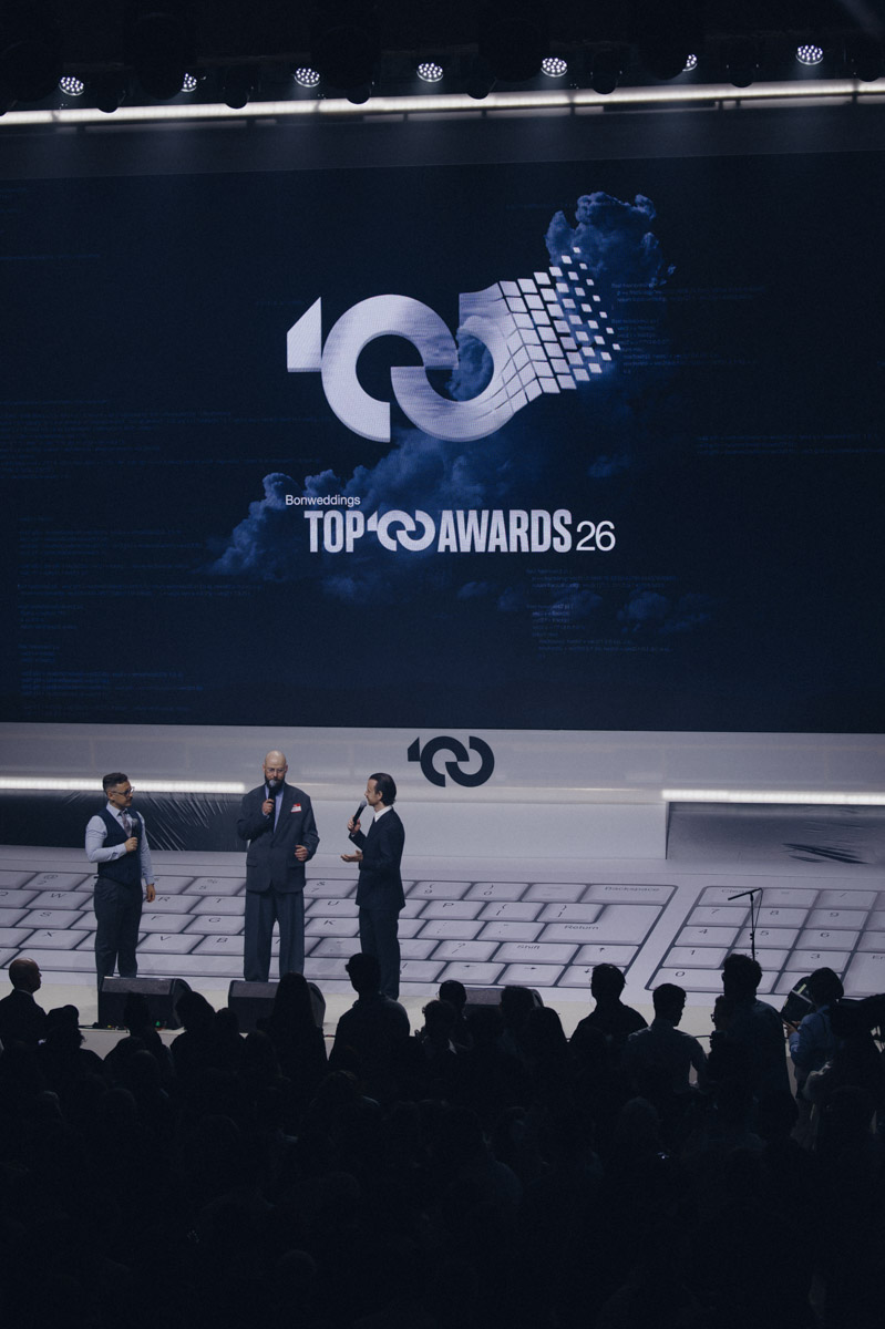 Каждый год на премии Top100awards называют имена лучших свадебных и ивент-профессионалов со всей России. В 2026-м без владимирцев топ не сложился. Например, владимирский диджей Vadimskee стал лучшим в своей категории, обогнав 99 достойнейших.