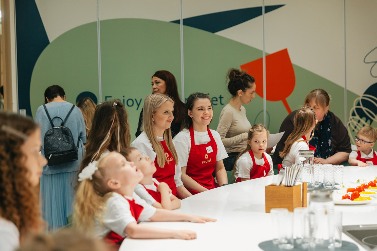 Маленькие принцы и принцессы устроили фееричное шоу! 19 апреля в экоотеле «Велес» состоялся конкурс «Юные Мисс и Мистер Владимирская земля — 2026». Девочки и мальчики от 5 до 16 лет из шести городов региона собрались вместе на одной сцене и показали фантастическое шоу! «Ключ-Медиа» узнал, как прошел праздник.