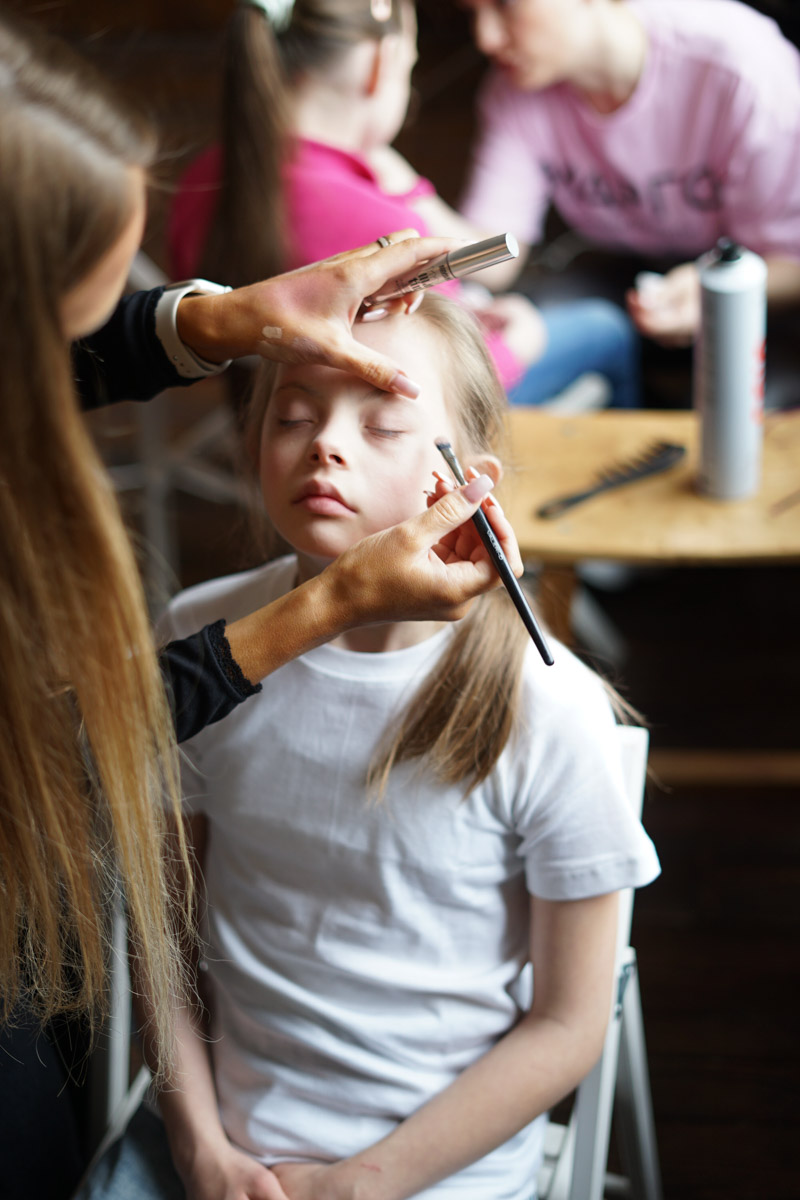 Маленькие принцы и принцессы устроили фееричное шоу! 19 апреля в экоотеле «Велес» состоялся конкурс «Юные Мисс и Мистер Владимирская земля — 2026». Девочки и мальчики от 5 до 16 лет из шести городов региона собрались вместе на одной сцене и показали фантастическое шоу! «Ключ-Медиа» узнал, как прошел праздник.