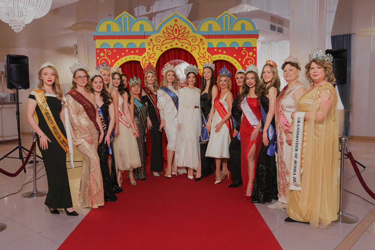 Маленькие принцы и принцессы устроили фееричное шоу! 19 апреля в экоотеле «Велес» состоялся конкурс «Юные Мисс и Мистер Владимирская земля — 2026». Девочки и мальчики от 5 до 16 лет из шести городов региона собрались вместе на одной сцене и показали фантастическое шоу! «Ключ-Медиа» узнал, как прошел праздник.