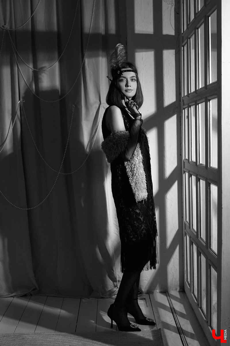 Алина Фадеева любит экспериментировать со стилем. Сегодня девушка может пребывать в винтажно-романтическом настроении, а завтра, надев классический костюм, превратиться в элегантную леди. А еще наша героиня посещает тематические костюмированные мероприятия, для которых вместе с мамой-швеей создает подходящие наряды.