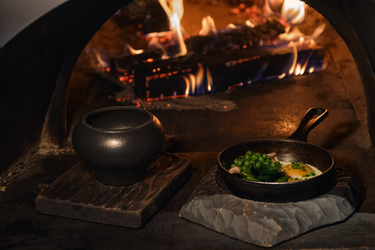 Гранд-бистро «Меряне» — ресторан, расположенный в самом центре Владимира, запускает завтраки. Уже с 1 мая здесь можно будет вкусно и насыщенно начать свой день. Философия нового направления строится вокруг посетителей и внимания к деталям. «Меряне» приглашают владимирцев и гостей города подобрать угощение на свой вкус для того, чтобы утро стало маленьким кулинарным триумфом.