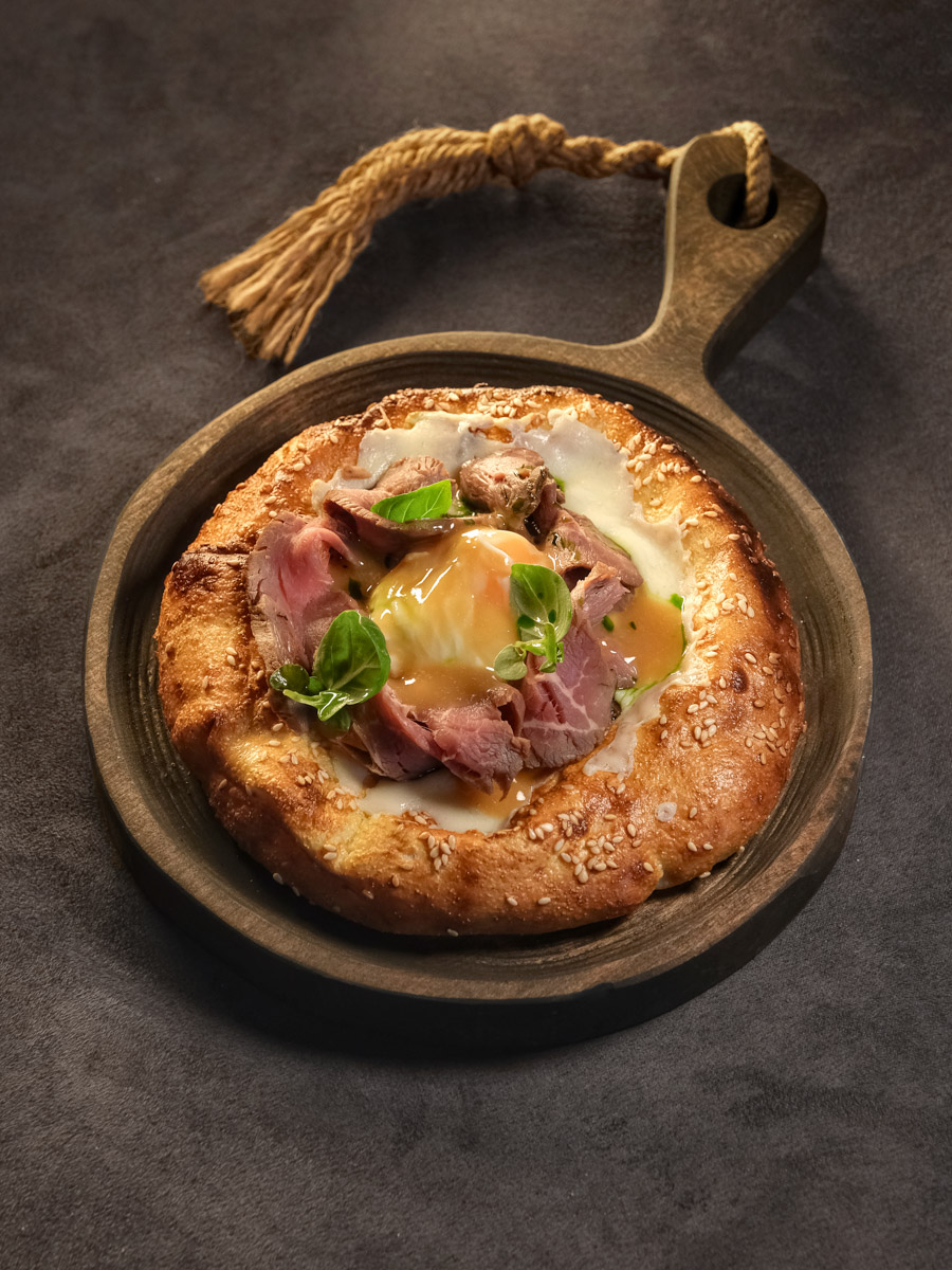 Гранд-бистро «Меряне» — ресторан, расположенный в самом центре Владимира, запускает завтраки. Уже с 1 мая здесь можно будет вкусно и насыщенно начать свой день. Философия нового направления строится вокруг посетителей и внимания к деталям. «Меряне» приглашают владимирцев и гостей города подобрать угощение на свой вкус для того, чтобы утро стало маленьким кулинарным триумфом.