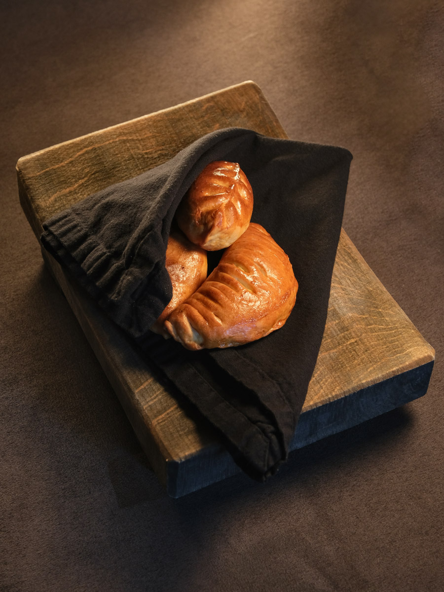 Гранд-бистро «Меряне» — ресторан, расположенный в самом центре Владимира, запускает завтраки. Уже с 1 мая здесь можно будет вкусно и насыщенно начать свой день. Философия нового направления строится вокруг посетителей и внимания к деталям. «Меряне» приглашают владимирцев и гостей города подобрать угощение на свой вкус для того, чтобы утро стало маленьким кулинарным триумфом.