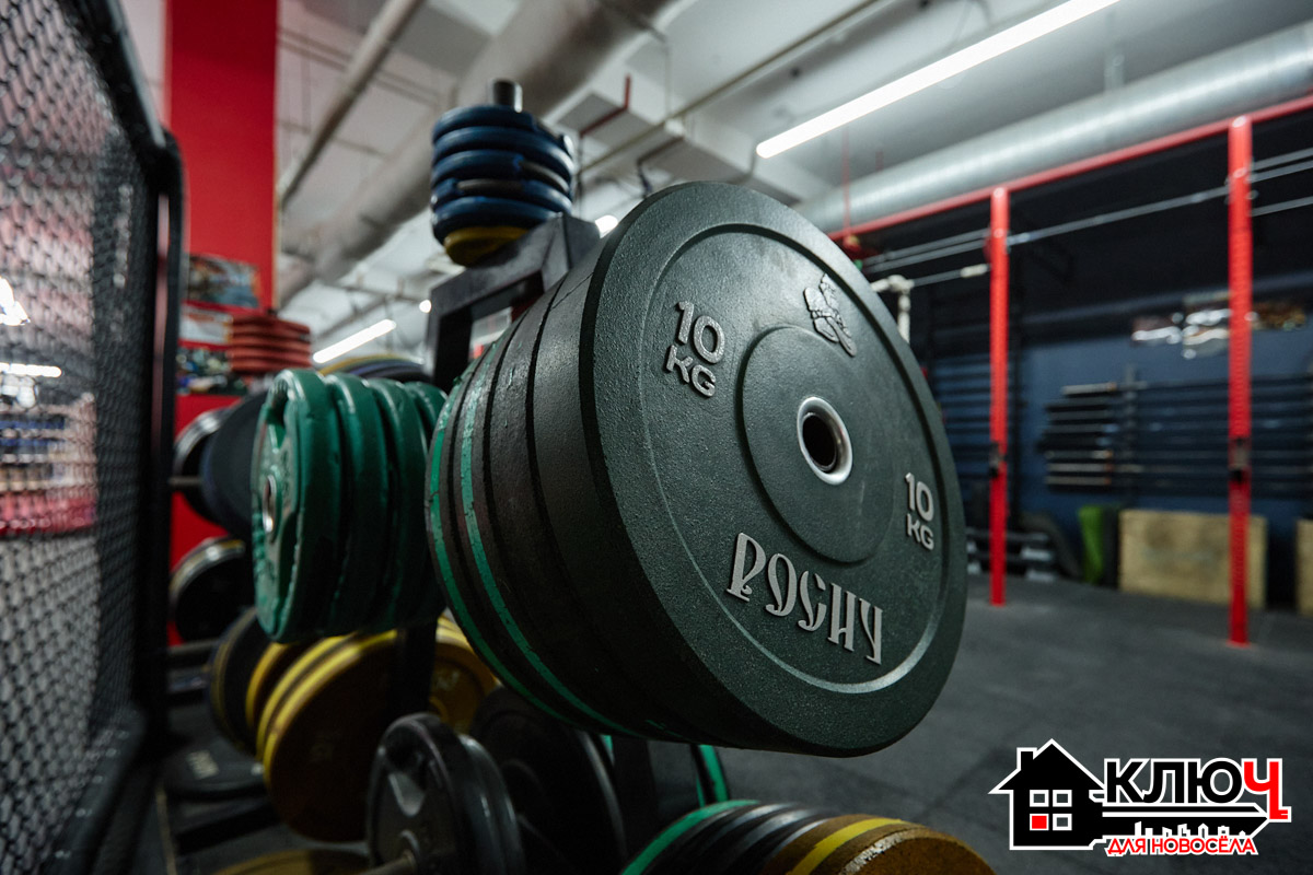 Здоровый образ жизни — неотъемлемая часть быта многих владимирцев. И одного скромного турника во дворе им маловато. Важно, чтобы спортивная инфраструктура района была организована на должном уровне. И вот тут Юрьевцу есть чем похвастать. За несколько лет он превратился из тихого местечка на окраине в центр притяжения сотен семей. Почему? Нашли ответ специально для проекта «Ключ для новосела».