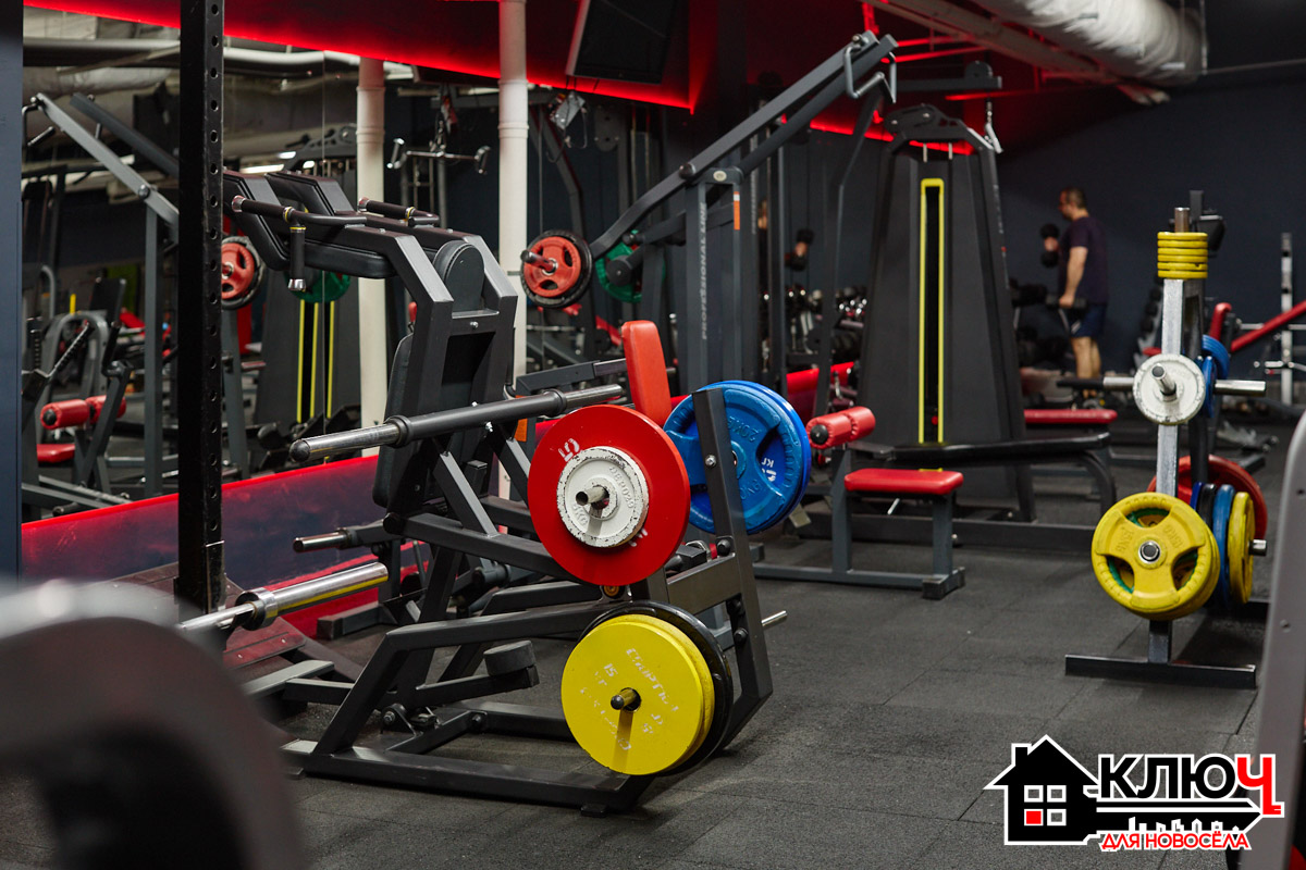 Здоровый образ жизни — неотъемлемая часть быта многих владимирцев. И одного скромного турника во дворе им маловато. Важно, чтобы спортивная инфраструктура района была организована на должном уровне. И вот тут Юрьевцу есть чем похвастать. За несколько лет он превратился из тихого местечка на окраине в центр притяжения сотен семей. Почему? Нашли ответ специально для проекта «Ключ для новосела».