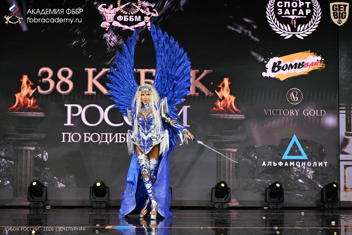 Владимирская спортсменка Наталья Миронова заняла третье место на Кубке России по бодибилдингу в роскошном костюме воина. Образ она придумала самостоятельно, а воплотила идею дизайнер из нашего города Ирина Шитова. «Ключ-Медиа» поговорил со спортсменкой и побывал в ателье, где зарождалось чудо.