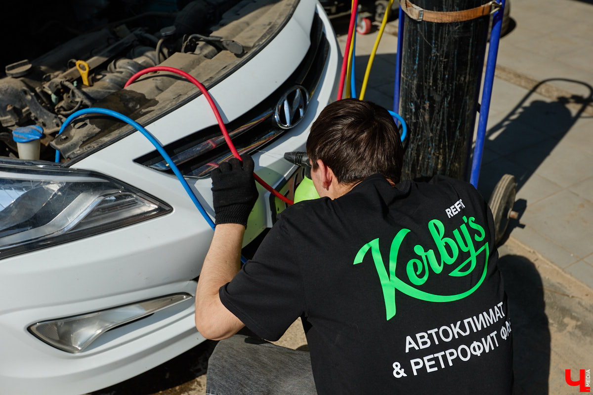Представьте: середина июля, полдень, термометр за бортом уверенно перешагнул за +30. Вы заперты в бесконечной пробке где-нибудь на Большой Нижегородской. В теории в салоне должен быть оазис, но на деле кондиционер лишь жалобно имитирует прохладу, выплевывая порции едва остывшего воздуха. Мастера из Kerby’s Refit знают, как вернуть в салон долгожданную арктическую свежесть всего за один визит.