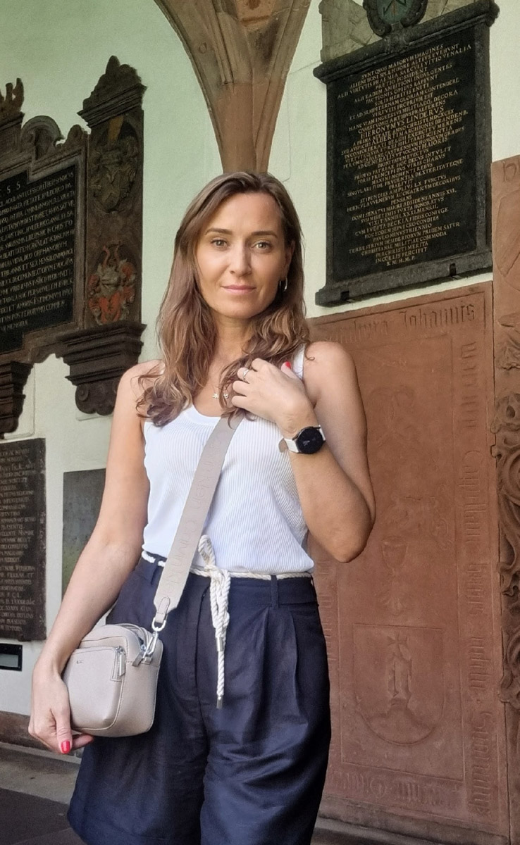 Когда за плечами туриста множество стран, удивить его становится сложно, но сказочной Швейцарии это удалось. Остановка в Базеле на пути из Парижа в Роттердам стала настоящим погружением в другой, будто волшебный мир. Владимирская путешественница Ольга Бунина рассказала «Ключ-Медиа» о своем эстетическом восторге от этого райского уголка на стыке трех государств.