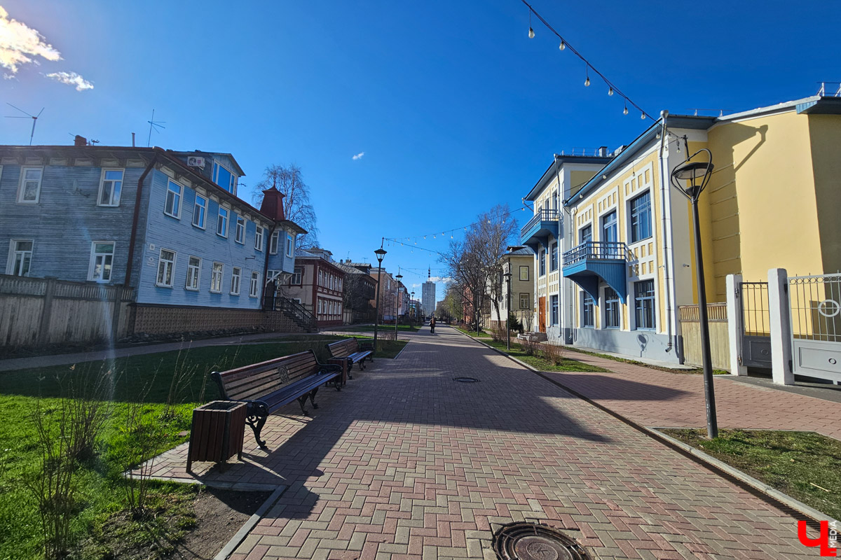 Впереди лето и целых три месяца для комфортных путешествий. Если дороги на юг кажутся проторенными, то как насчет севера? Ах, и Мурманск с его китами и Териберкой на самом краю света уже изучен? Что ж, самое время влюбиться в Архангельск. У журналиста «Ключ-Медиа» получилось.