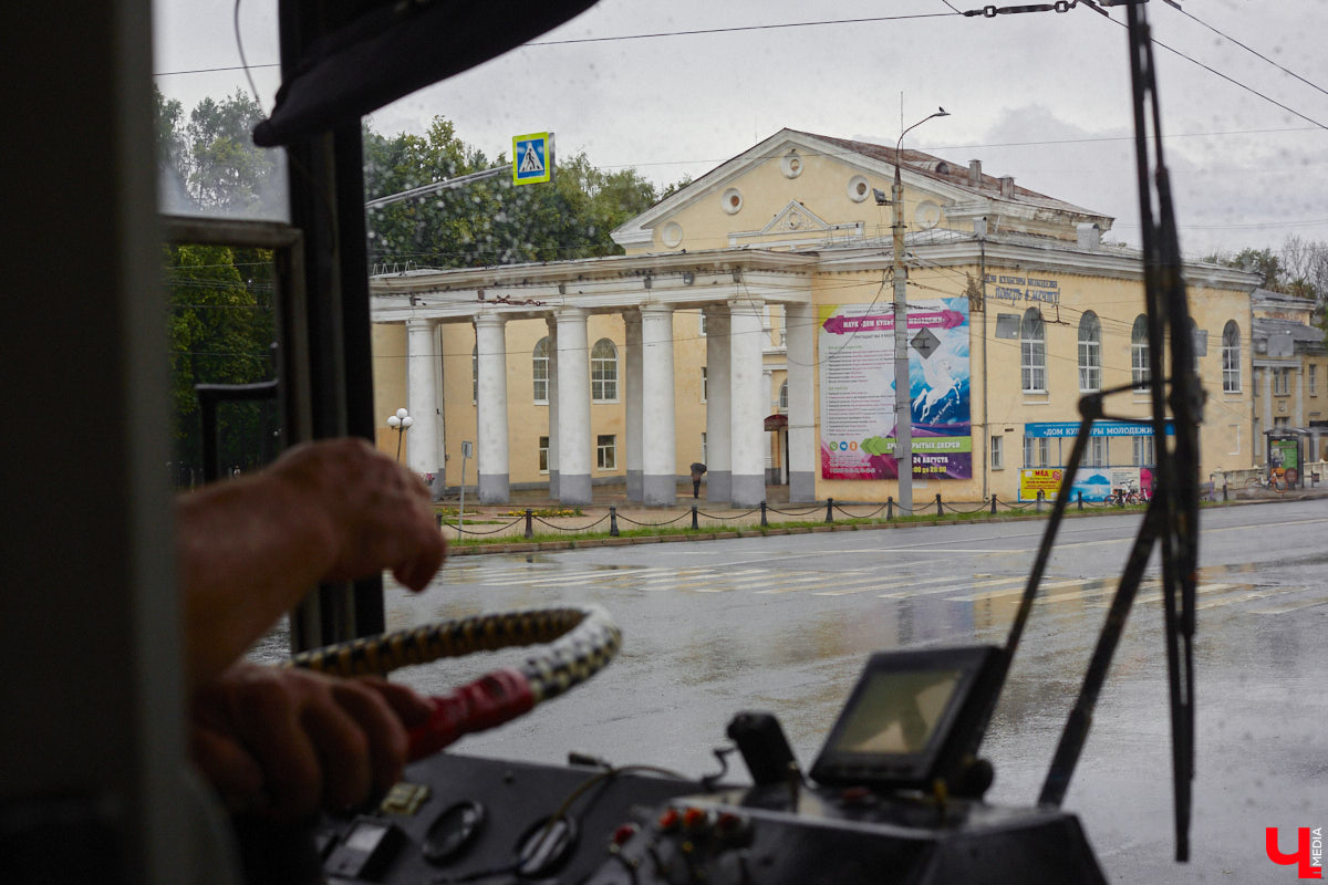 Впереди три выходных дня, успели уже составить планы на отдых? Если нет, тогда внимательно читайте наши советы. Вариантов для разнообразных прогулок и экскурсий летом всегда много, но каждый год появляется что-нибудь новое. Главное, не лениться и выйти наконец из дома всей семьей. 