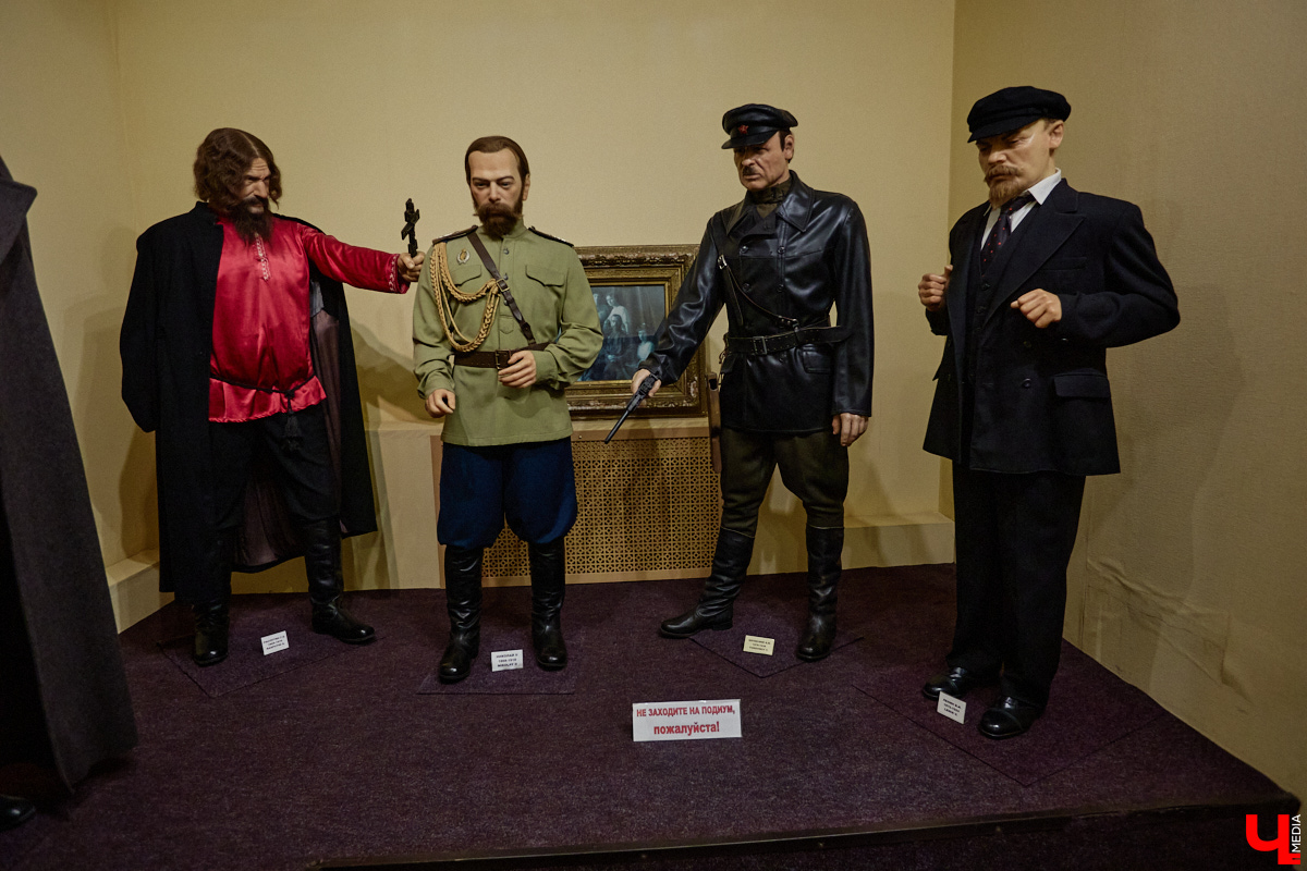В Суздале немало достойных внимания музеев. Например, в одном из них собрали 150 восковых фигур различных исторических деятелей, писателей, музыкантов и артистов: от князя Пожарского и Петра I до Сергея Есенина и Евгения Леонова. «Ключ-Медиа» заехал в гости, чтобы заглянуть в глаза реалистичным копиям.