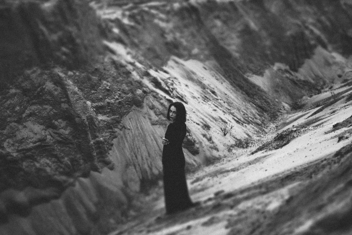Владимирский фотограф Екатерина Лебедь известна своими креативными фотосессиями. Кадры с ретровайбами? Запросто! Ожившие карты Таро? Без проблем! На сей раз герои ее объектива превратились в русалок, ведьм и фей