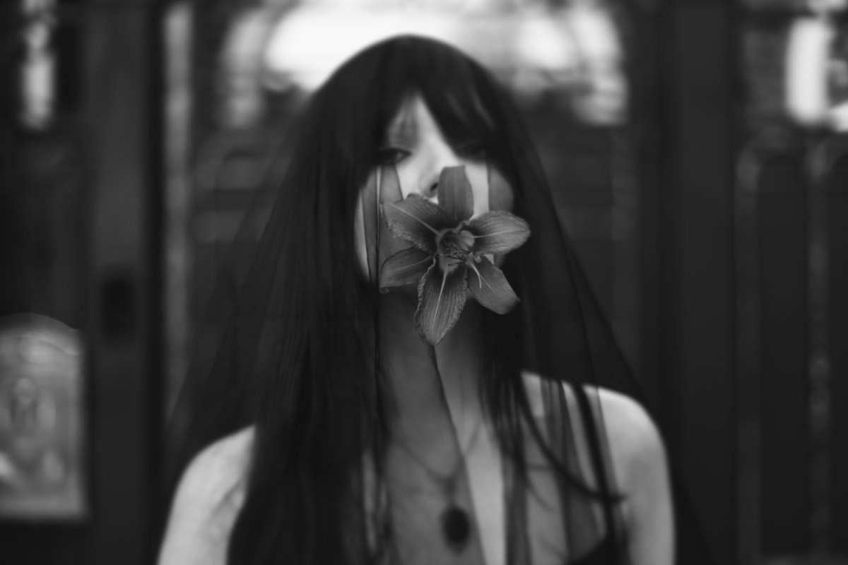 Владимирский фотограф Екатерина Лебедь известна своими креативными фотосессиями. Кадры с ретровайбами? Запросто! Ожившие карты Таро? Без проблем! На сей раз герои ее объектива превратились в русалок, ведьм и фей