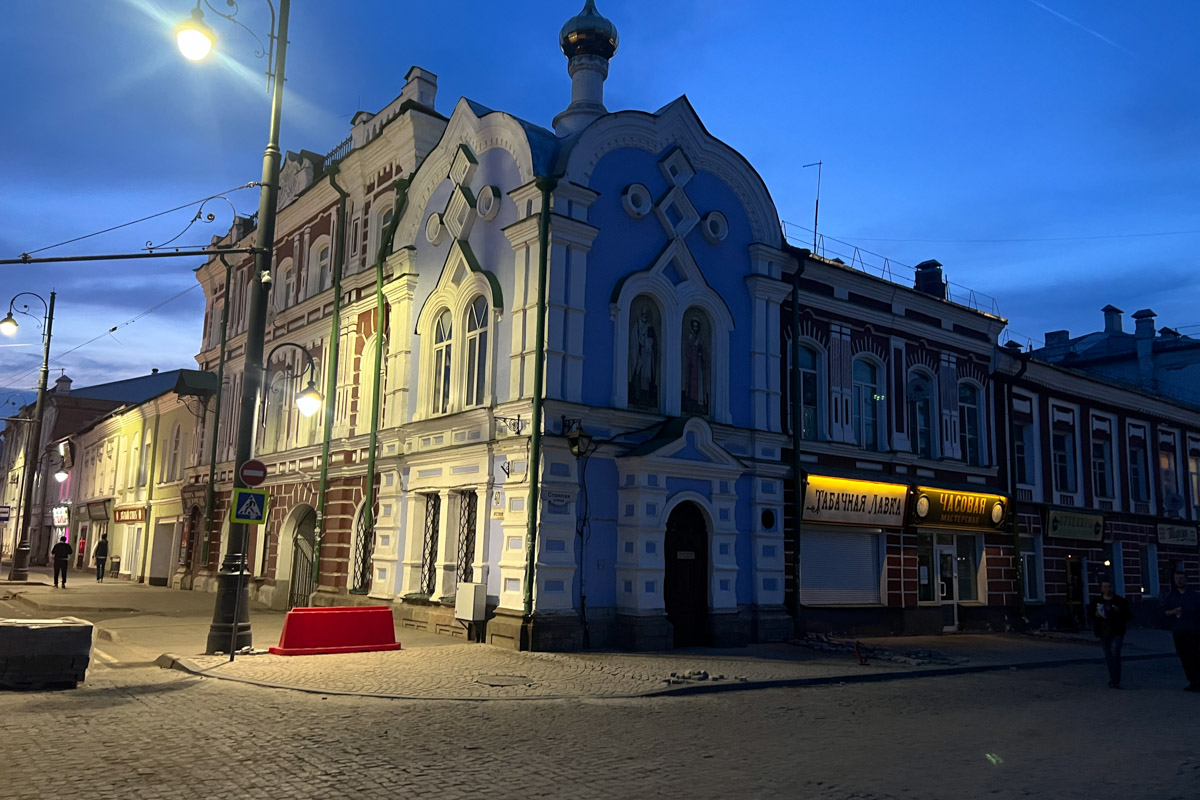 Пять дней для автотура по центральным городам России — достаточный срок, чтобы получить максимум впечатлений. Это доказали Юлия Полицына и ее молодой человек. Ребята отправились по маршруту: Плёс — Кострома — Карабиха — Ярославль — Рыбинск. А на обратной дороге заехали в Ростов. Каким получилось путешествие, узнал «Ключ-Медиа».