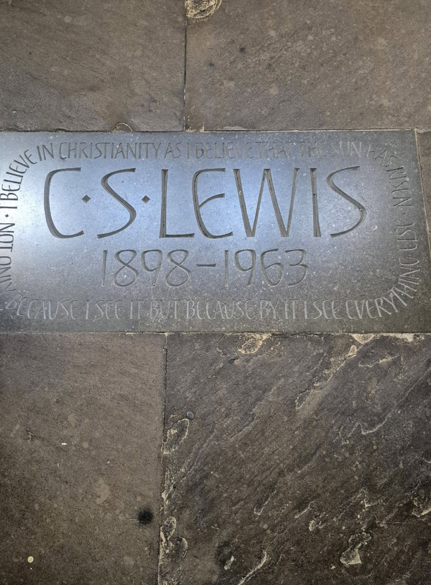 Настоящий волшебный мир Гарри Поттера, эстетика детективов Конан Дойла и новая часть «Человека-паука» в IMAX. Звучит как идея для отличного времяпрепровождения, если ты находишься в Великобритании. Всё это было доступно жительнице Владимира Ольге Буниной. В стране она не впервые, но каждый раз находит новые удивительные места и улочки. О своем путешествии она рассказала «Ключ-Медиа».