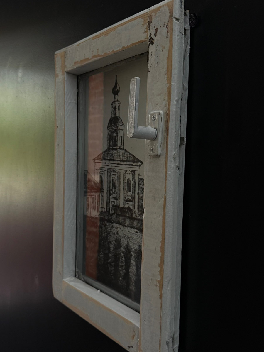 Владимирские творцы не покладая рук украшают городские улицы и локации. Известные стрит-художники Регина Яфасова и Мишкин явили миру сразу несколько новых работ. К ним присоединился и тату-мастер Олег Романов вместе с креативным пространством «Турбина».