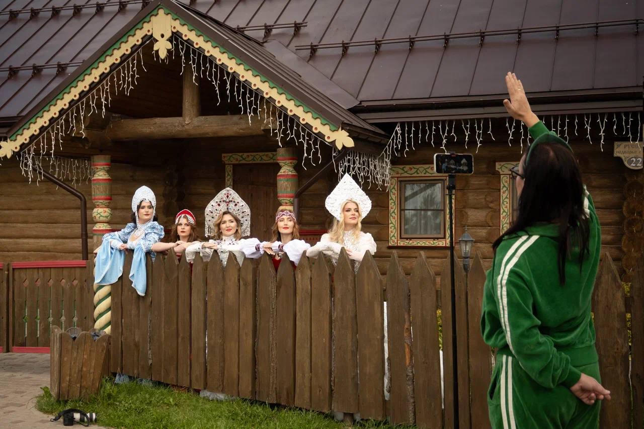 Вот и завершился ежегодный всероссийский конкурс красоты, материнства и милосердия Mrs. Planet Eurasia. В этом году традиционно крымский проект принимал город Суздаль. За титулы боролась 21 участница из разных уголков нашей страны и зарубежья. Разумеется, обворожительные леди из 33-го региона традиционно забрали в финале высокие титулы и премии!