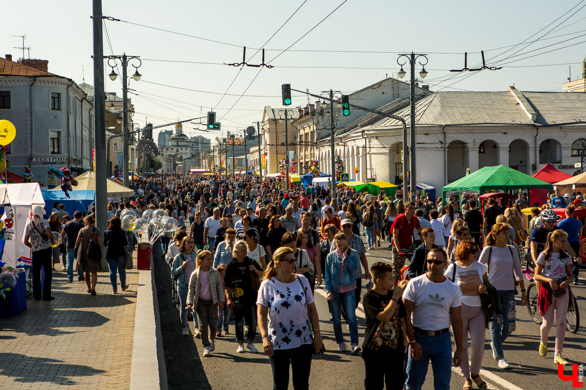Пользователей интернета из Владимира всколыхнула неожиданная дискуссия на тему: «Почему местные — злые? И так ли это на самом деле?» Собралось множество полярных мнений: одни абсолютно не согласны с таким обобщающим тейком, другие, наоборот, нашли этому вполне логичное объяснение. «Ключ-Медиа» собрал все точки зрения на данный вопрос.