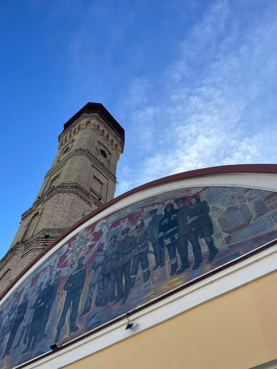 Гродно часто называют самым уютным и «европейским» местом Беларуси. История тут буквально на каждом углу! Именно здесь теперь пробует найти свое место под солнцем дизайнер из Владимира Карина Руфова. Она решилась на переезд в этот королевский город и рассказала «Ключ-Медиа» об изнанке жизни в соседней стране. Поговорили о ценах, работе и, конечно, белорусской вежливости.
