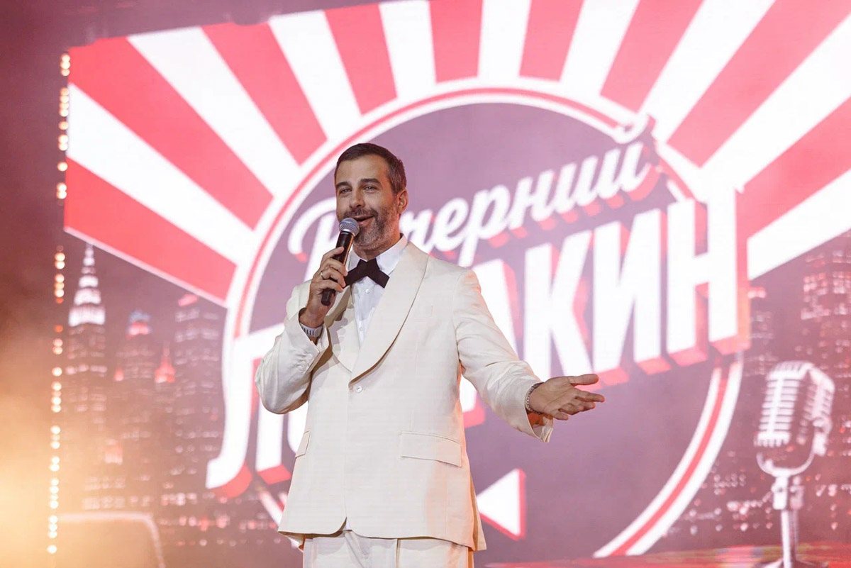 Креативный продюсер и концерт-директор Даша Мартин родом из Коврова разрабатывает концепты самых масштабных праздников с участием селебрити. Одним из недавних ее проектов стала организация дня рождения на Кипре в формате телевизионного эфира. И это было по-настоящему зрелищное шоу!