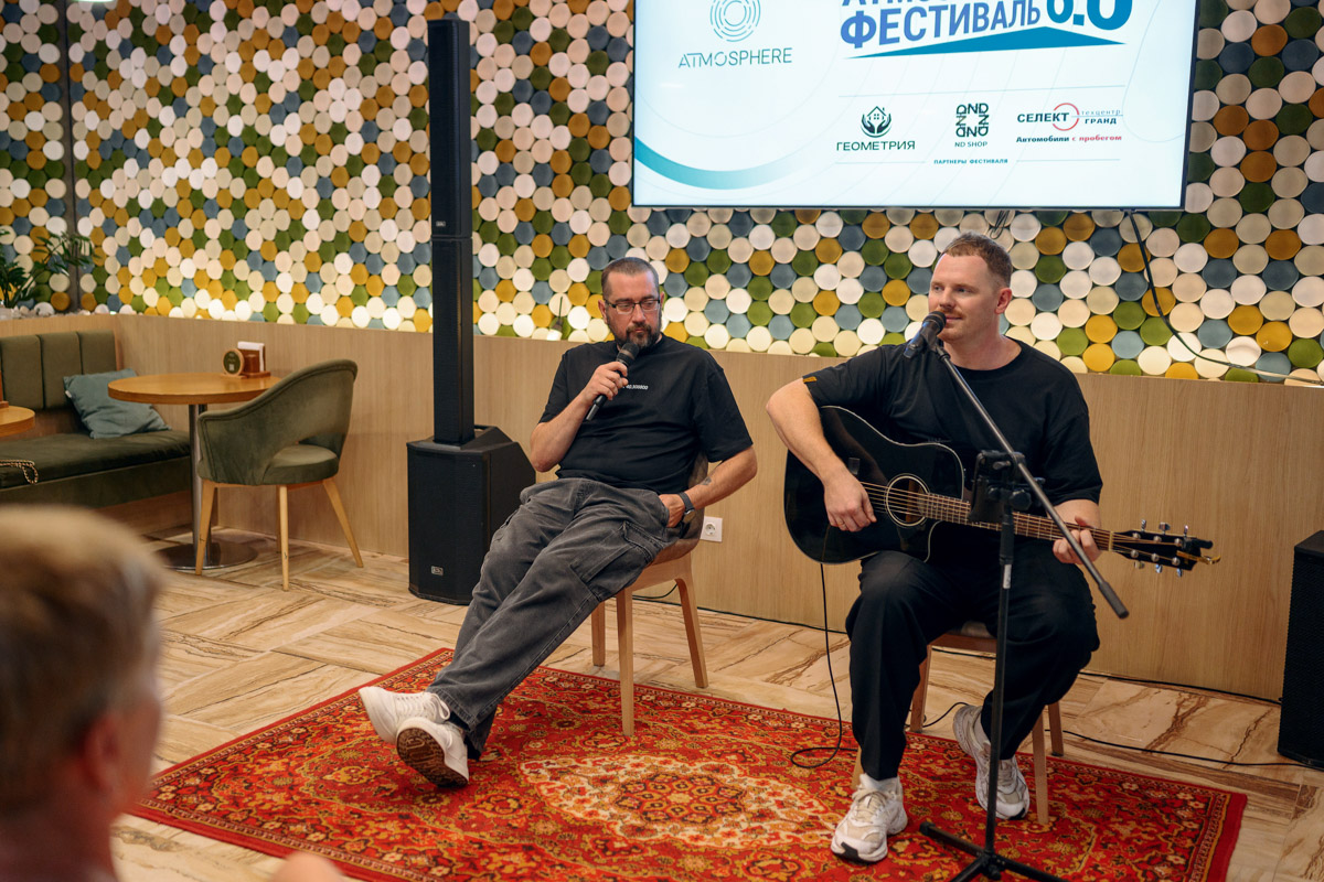 Настоящую осеннюю фитнес-вечеринку устроил премиальный клуб «Атмосфера». Четвертый год подряд он доказывает, что спорт может быть ярким, громким и невероятно объединяющим. «Ключ-Медиа» побывал на празднике и узнал, чем организаторы удивили гостей на этот раз.