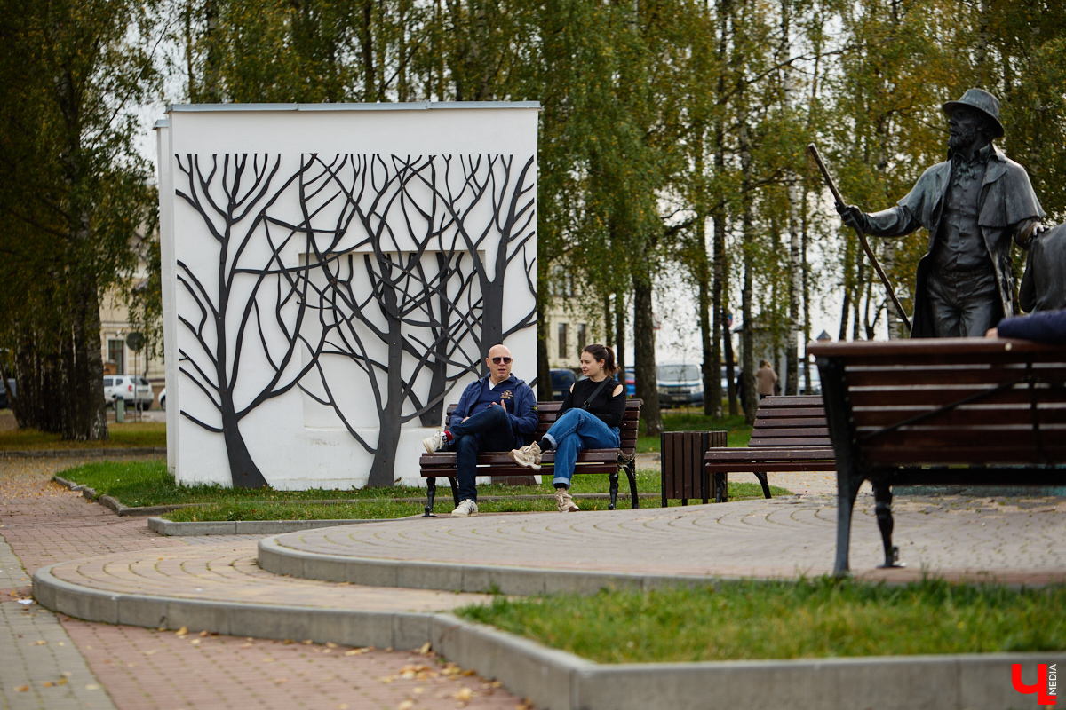 Аниелло Сальваторе родился в южном пригороде Неаполя. Почти 20 лет назад жизнь итальянца сделала лихой поворот, и он оказался в Курлове Гусь-Хрустального района. Позже наш герой перебрался во Владимир, где и проживает с 2010 года. В подобные истории верится с трудом. Чтобы развеять любые сомнения, «Ключ-Медиа» задал улыбчивому человеку животрепещущие вопросы.