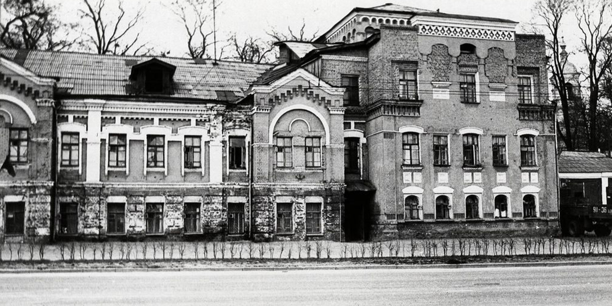 Из крепостных - в меценаты. Семейный бизнес владимирских купцов Муравкиных Из крепостных - в меценаты. Семейный бизнес владимирских купцов Муравкиных