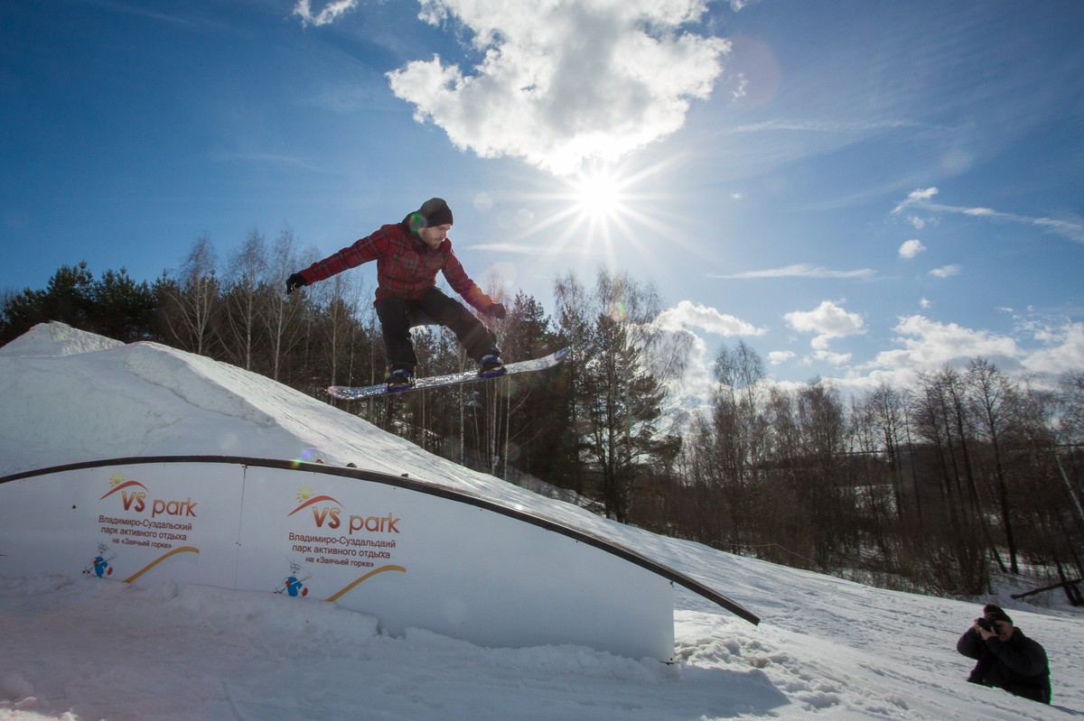 В Суздальском районе в комплексе “Заячья гора” 9 марта прошел фестиваль сноубордов