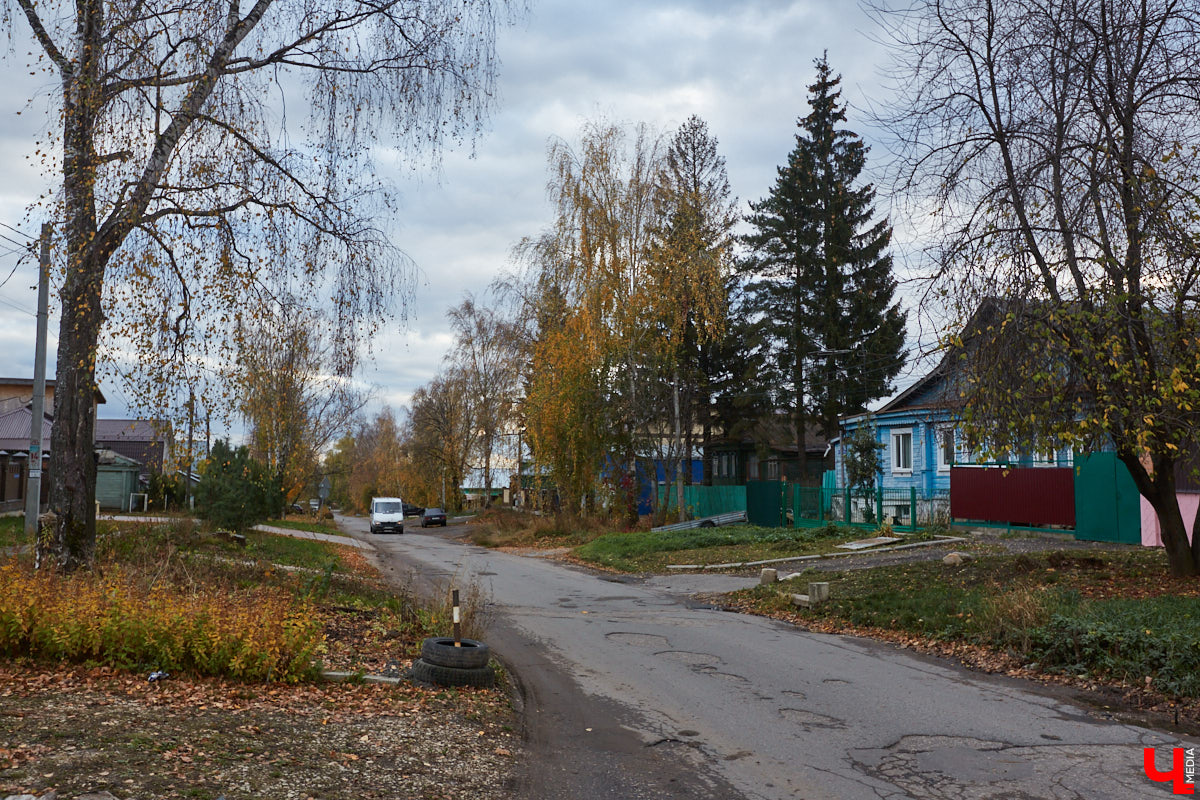 Красное село стало частью Владимира в 50-х годах XX века. Сегодня на память о былом осталась лишь одна улица. Но история места удивительная