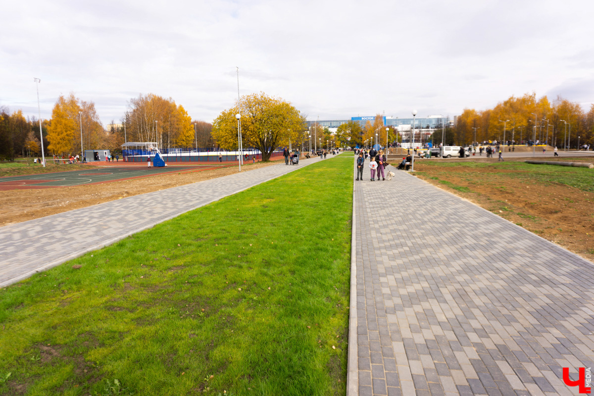 Парк «Добросельский» вернулся с новыми обновлениями. Посмотрим, как изменилось пространство, и чем теперь можно заняться в «Добросельском».