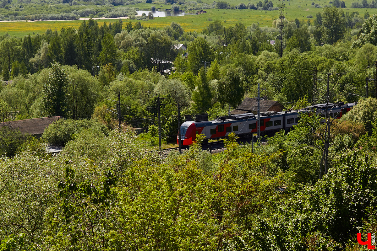 Сразу две хорошие новости для любителей железнодорожных путешествий! Теперь через 33-й регион идут новых поезда по маршрутам «Самара – Санкт-Петербург» и «Москва – Нижний Новгород».