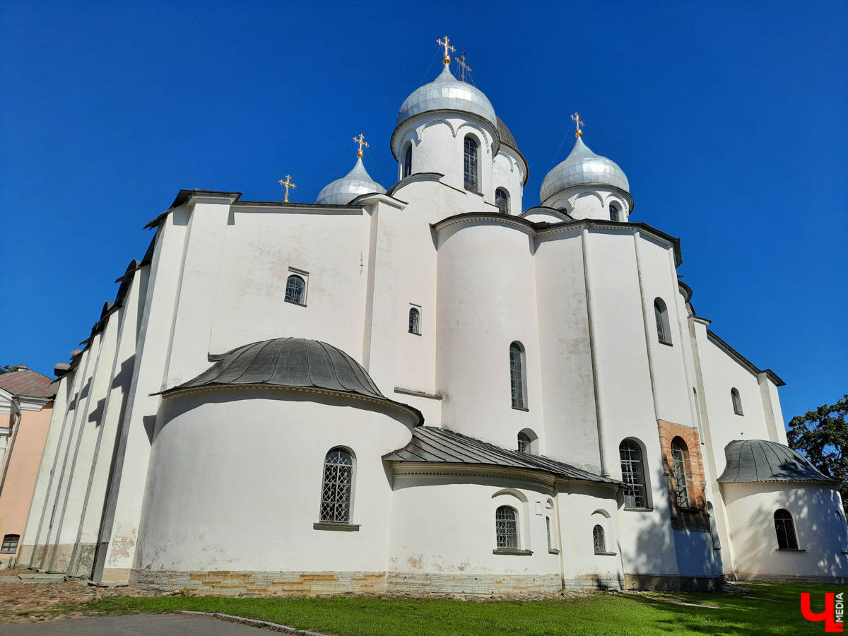 За разрядкой, впечатлениями и добрыми воспоминаниями можно рвануть на выходные в Великий Новгород. Мы там уже побывали и смело рекомендуем.