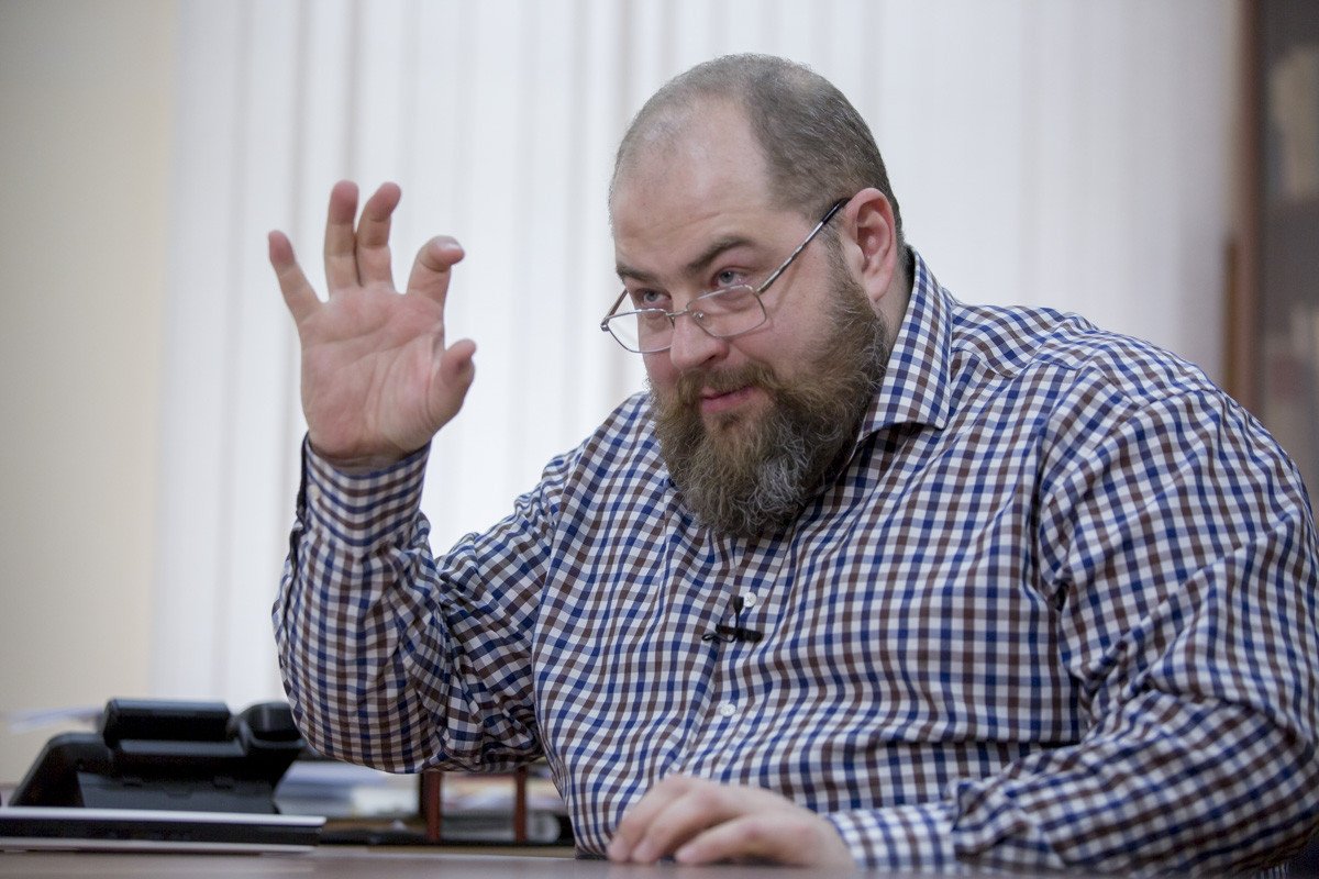 Известный лингвист Игорь Исаев о жизни в 33-м регионе, работе в РАН и шоу с Александром Пушным Если вбить слово «лингвист» в поиск YouTube, тот выдаст целый ряд видео с участием Игоря Исаева. Он частый гость блогеров, авторов подкастов, радиоведущих. Сейчас на постоянной основе участвует в шоу «Физики и лирики» с Александром Пушным. А ведь родом эксперт из Владимирской области. «Ключ-Медиа» удалось побеседовать со специалистом в области языкознания и узнать о нем чуть больше.
