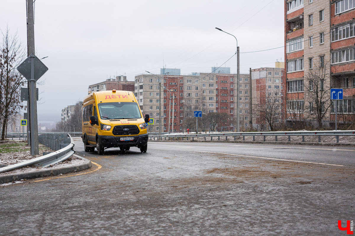 Во Владимире планируют построить новые развязки и обеспечить дополнительное сообщение с 8-ЮЗ Открытие Рпенского проезда во Владимире перенесли, правда, ненадолго. А вот когда транспорт быстрее поедет с 8-ЮЗ — еще вопрос. В городе задумались о необходимости разгрузить густонаселенный спальный район. Впрочем, зачем спойлерить, просто читайте наш дорожный обзор.